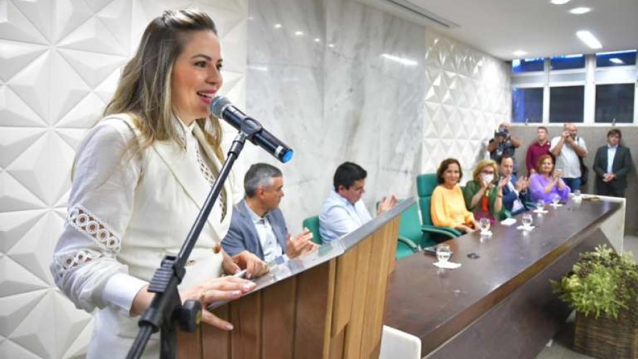 Onélia Santana toma posse como titular da Secretaria da Proteção Social do Ceará