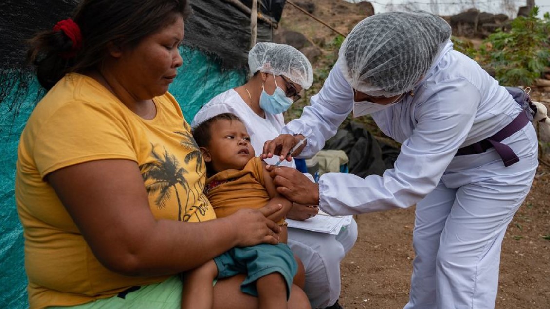 Vacinação nas Américas leva à queda global de casos e óbitos por Covid-19; saiba mais
