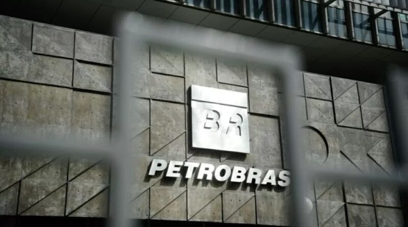 Conselho da Petrobras desacelera troca brusca do comando da estatal