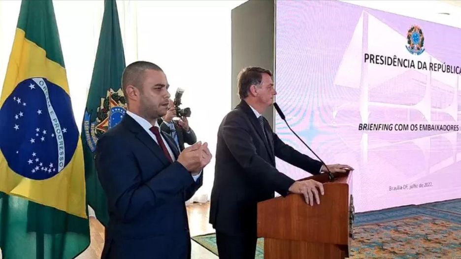‘Teorias da conspiração’: Imprensa internacional repercute investida de Bolsonaro contra urnas eletrônicas