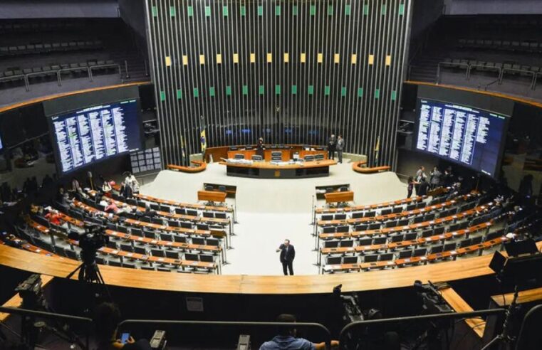Câmara dos Deputados aprova proposta que restringe saída temporária de presos